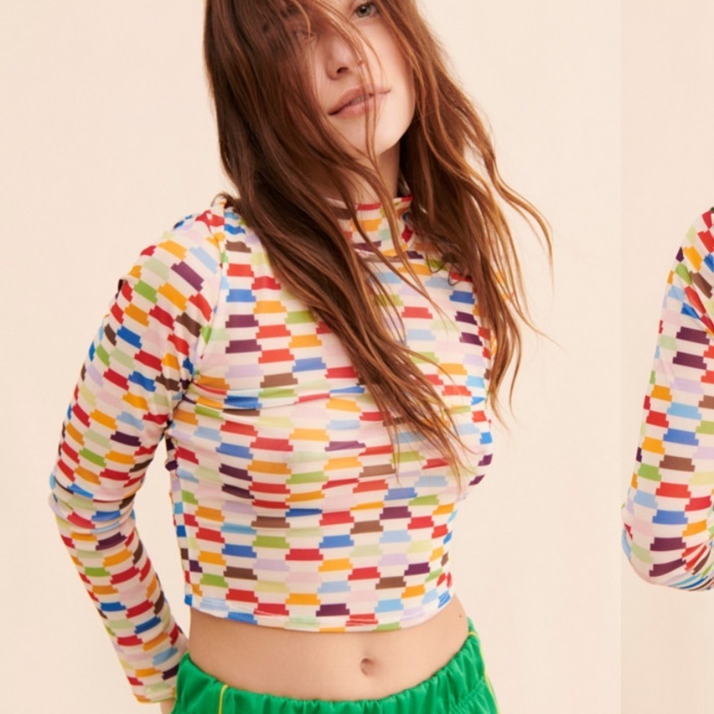 Lisa says gah Ana crop turtleneck size small - Picture 5 of 7